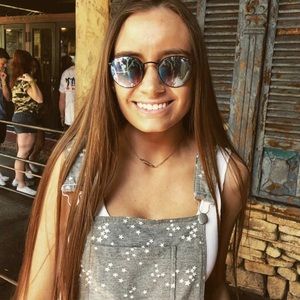 Meet your Posher, Sara